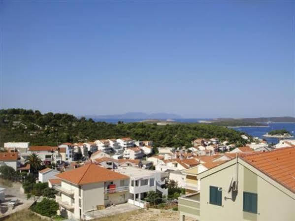 Apartments Mazuran Hvar Town Extérieur photo