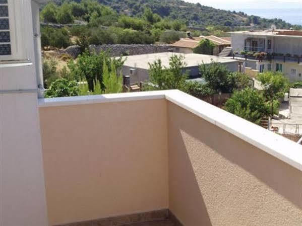 Apartments Mazuran Hvar Town Extérieur photo